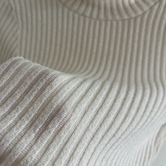 aritzia wilfred free tamu long-sleeve ribbed texture turtleneck - cream, size s - Picture 7 of 9